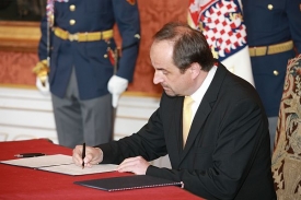 Ministr zahraničí Jan Kohout.